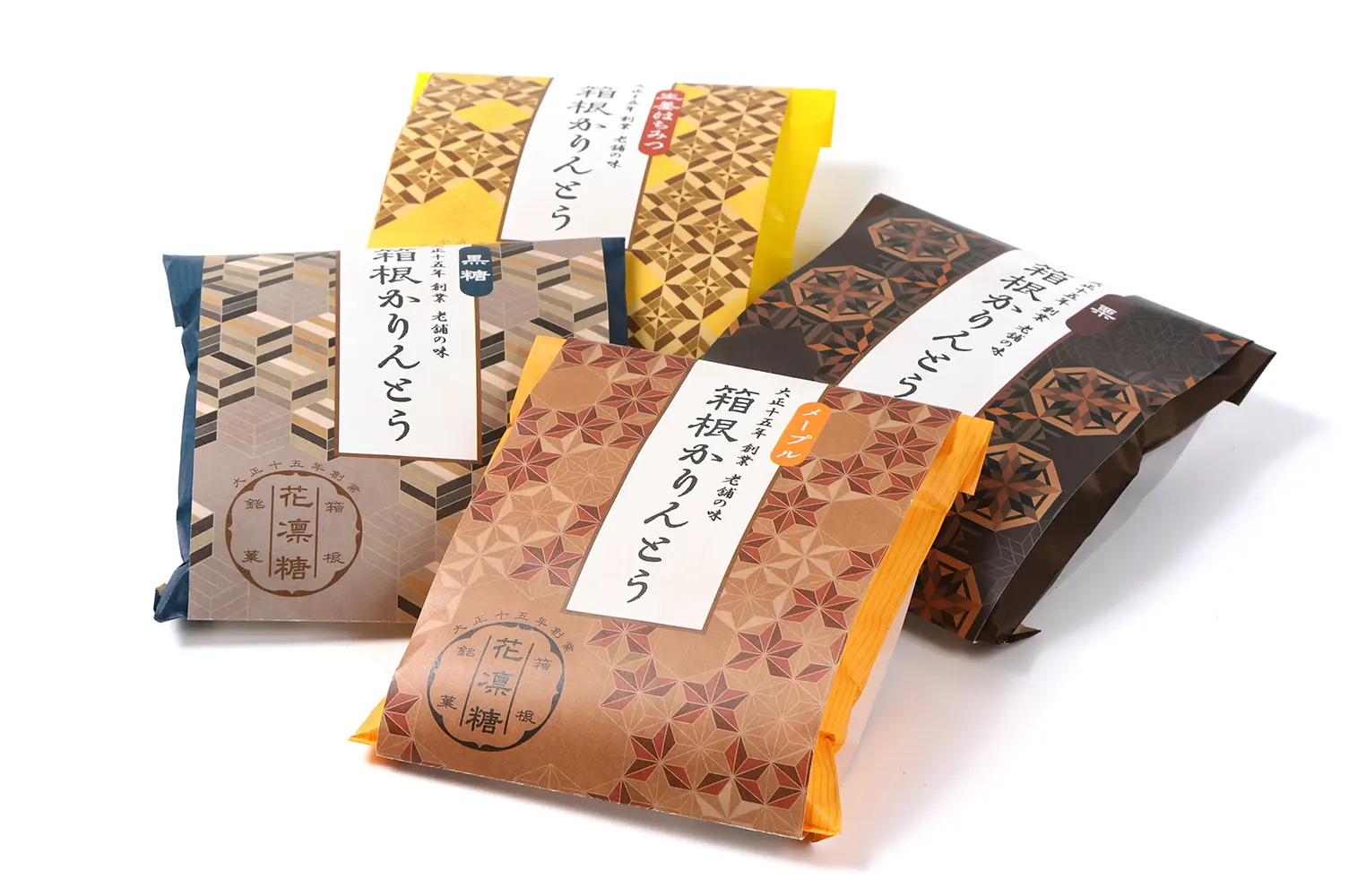 白背景に箱根かりんとうの4商品を並べた集合写真撮影作例